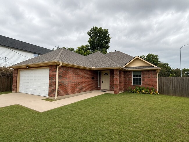 Photo - 4402 Larkspur St