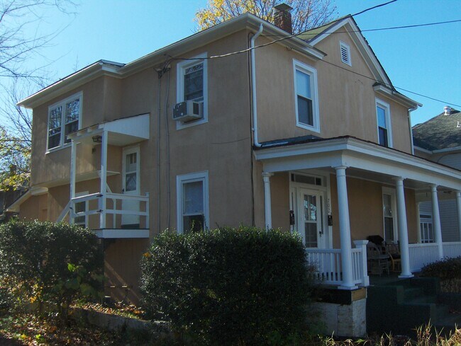 702 Graves St - 702 Graves St Unit B