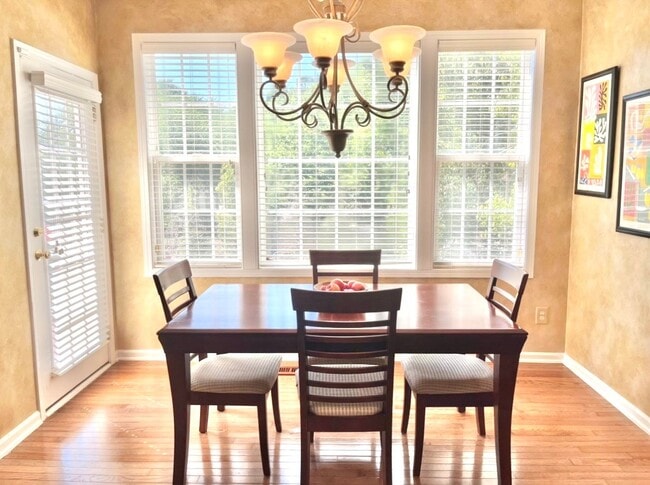 Photo - 1105 Goldenview Ct