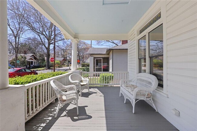 Photo - 1212 Merlin Ave SE