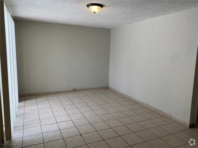 Building Photo - 3330 Cambridge St Rental