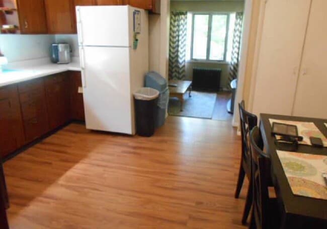 Photo - 130 Ridgeway St