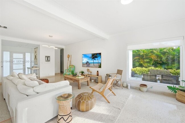 Photo - 950 S Shore Dr