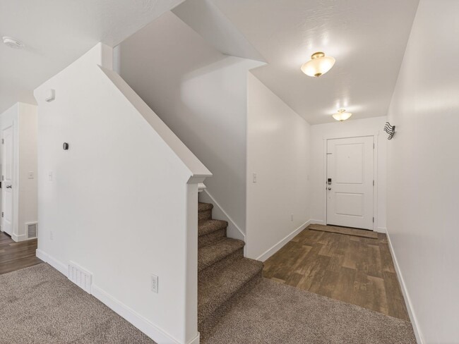 Photo - 98 E Harmony Ct