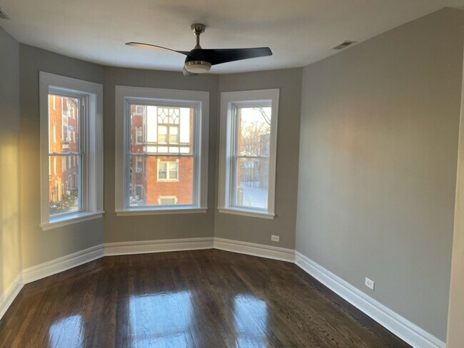 Photo - 7108 S Champlain Ave Unidad 2