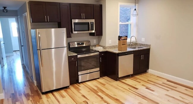 Building Photo - 2918 Guilford Ave Unit 2