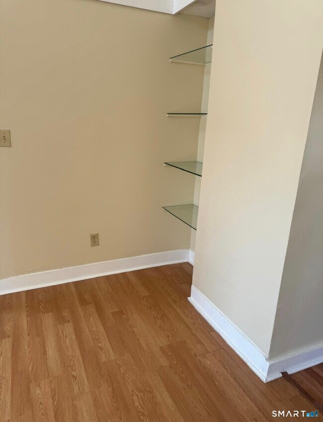 16 Vine St Unit 2nd
