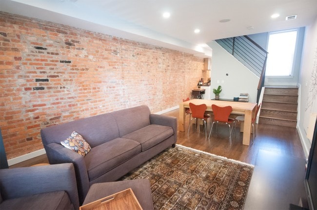 Photo - 1005 Kenyon St NW