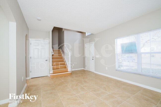 Photo - 639 Linnet Ct