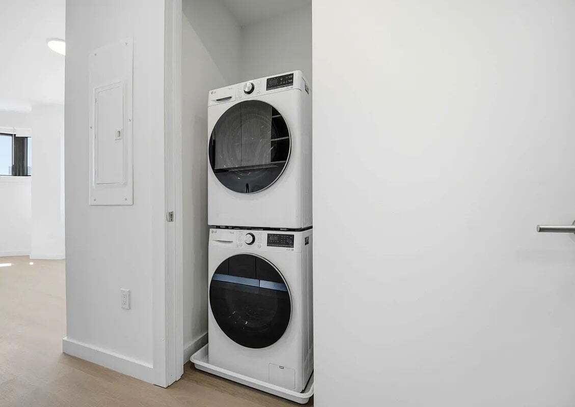 Photo - 2363 Bedford Ave Unidad 530A
