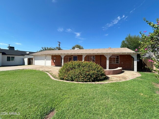 Building Photo - 3122 E Montecito Ave