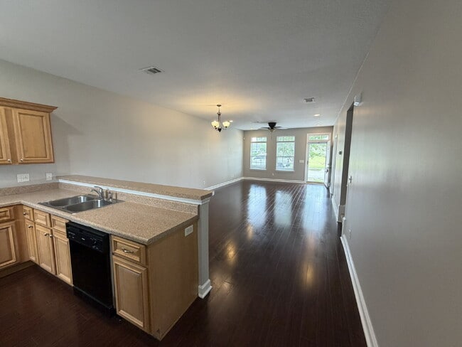 Photo - Town House For Rent