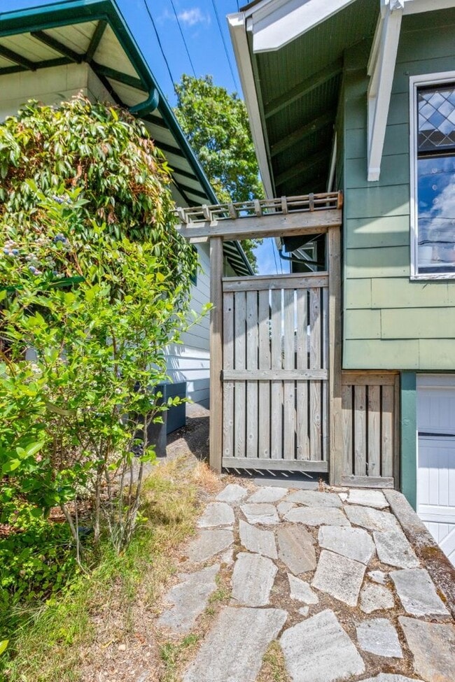 Photo - 1Bd/1Ba Seattle Home