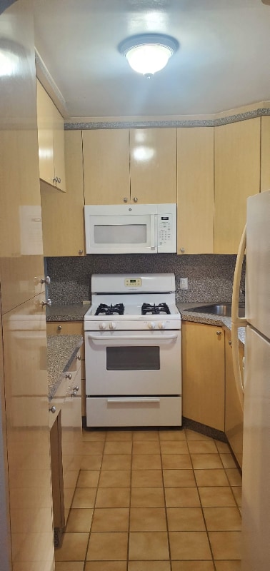 Photo - 196-38 Pompeii Ave Unit 1D