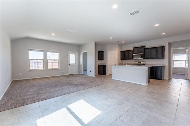 Photo - 16409 Portage St