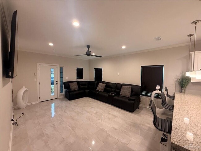 Photo - 18 Retama St