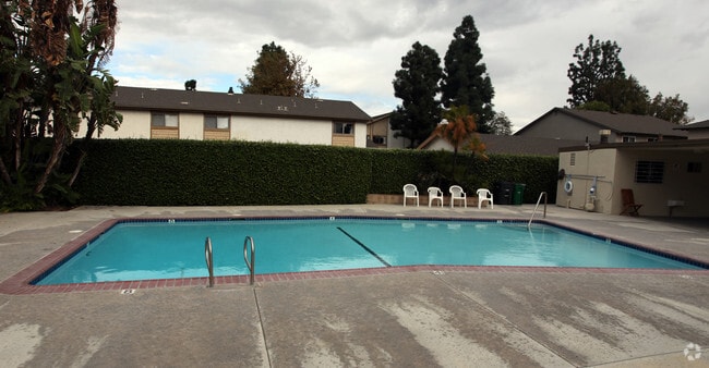 Briar Villa Apartments