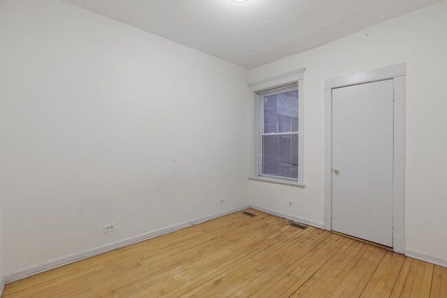 Photo - 5120 N Kenmore Ave Unidad 1S