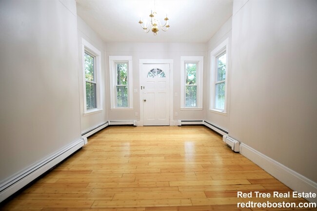 Photo - 24 St James St