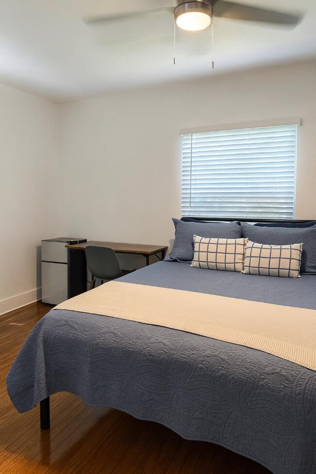 Photo - 2205 12th St NW