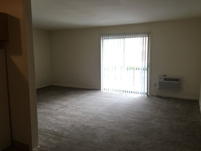 Photo - Newport Terrace Apartments