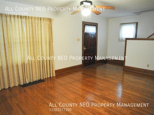 Photo - 1051 Brown St