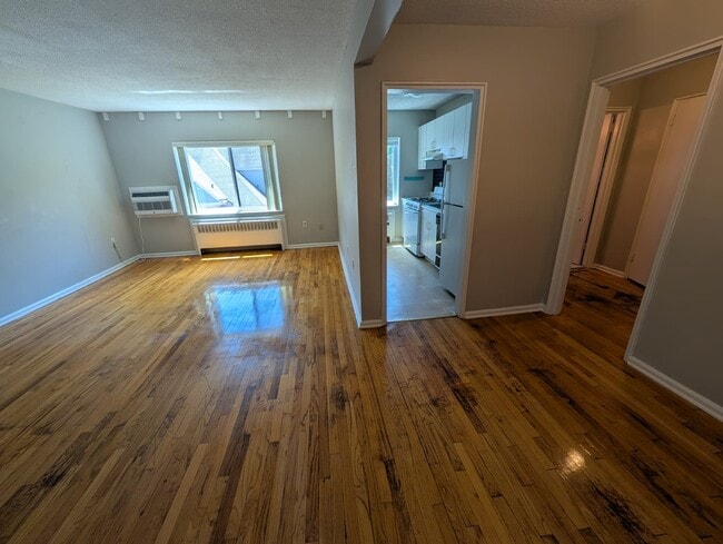 Photo - 572 Whitney Ave Unit 3E