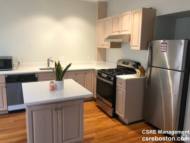 Building Photo - 24 Pond St Unit 1 Rental
