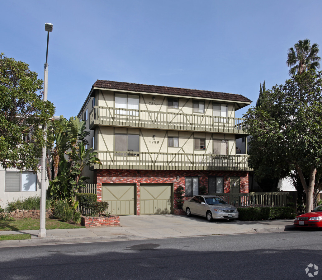 CJ Apartments - CJ Apartments