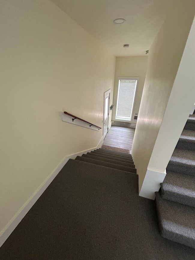 Photo - 2 Bedroom | 2 Bathroom Upstairs Duplex Unidad B