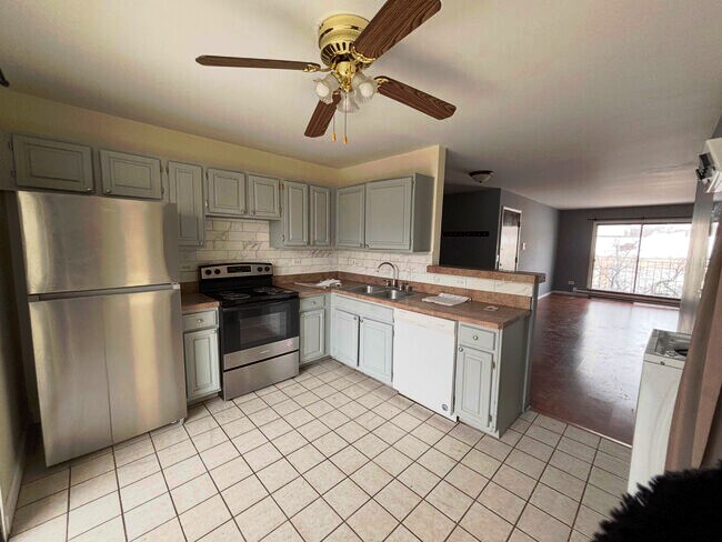 Photo - 175 N Waters Edge Dr