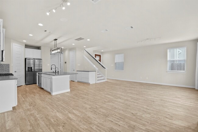 Building Photo - 9911 Brickhouse Dr
