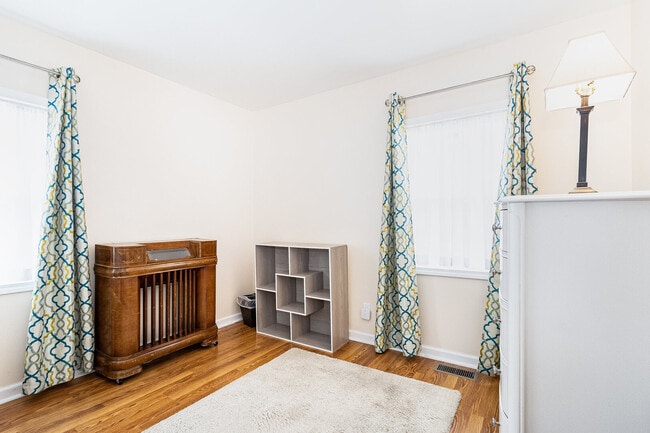 Photo - 531 Glen Ave