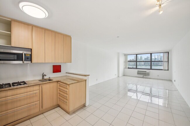 Building Photo - 7000 JFK Blvd E