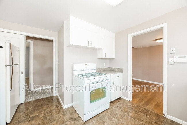 Photo - 2123 Robin Dr