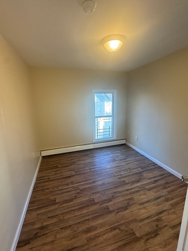 Bedroom 1 - 39 Silver St Unit 2F