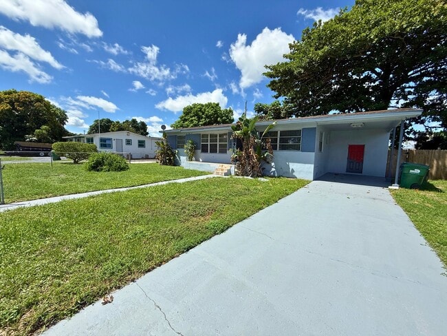 Building Photo - 15300 NW 32nd Pl Rental