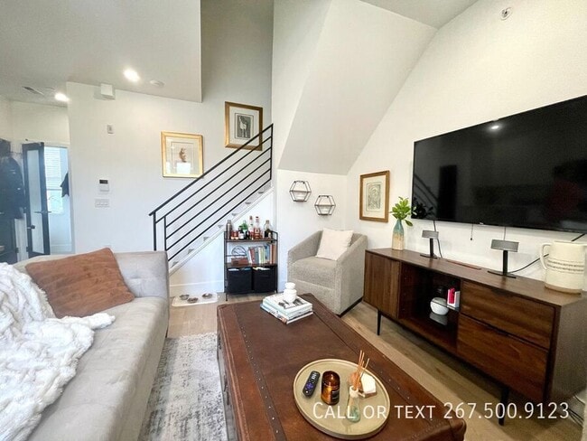 Building Photo - 930 N 2nd St Unit 3