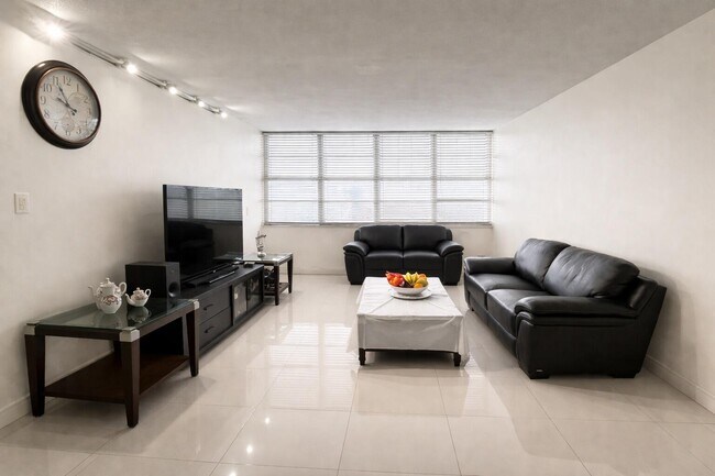 Photo - 1351 NE Miami Gardens Dr Unit 511e