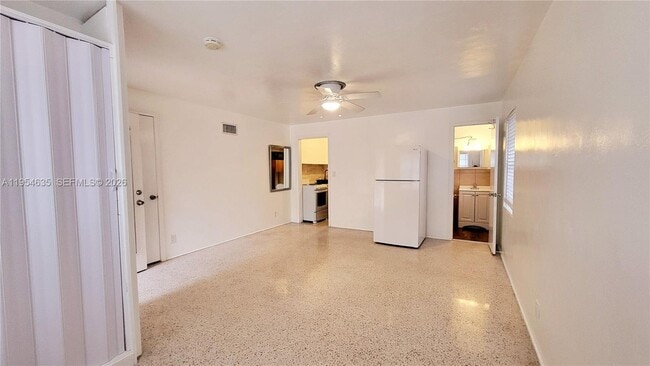 Photo - 215 S 12th Ave Unit Back