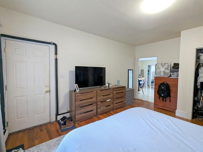 Photo - 18 Howe St Unit 2