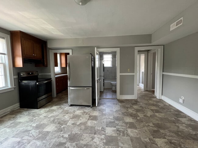 Photo - 861 Farmington Ave House