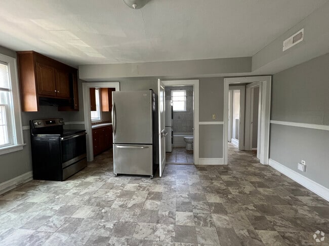 Building Photo - 861 Farmington Ave Rental