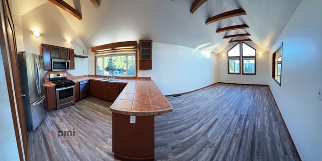 Photo - 4-Bedroom Residence in Martinez with Flexible Living Spaces