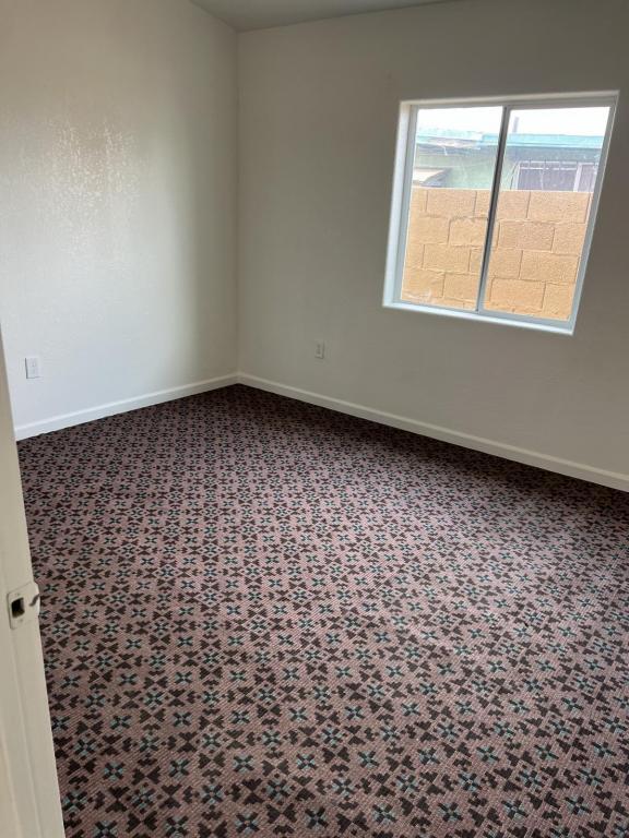 116 W Apache St