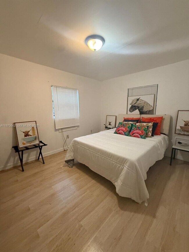 Photo - 282 NW 98th St