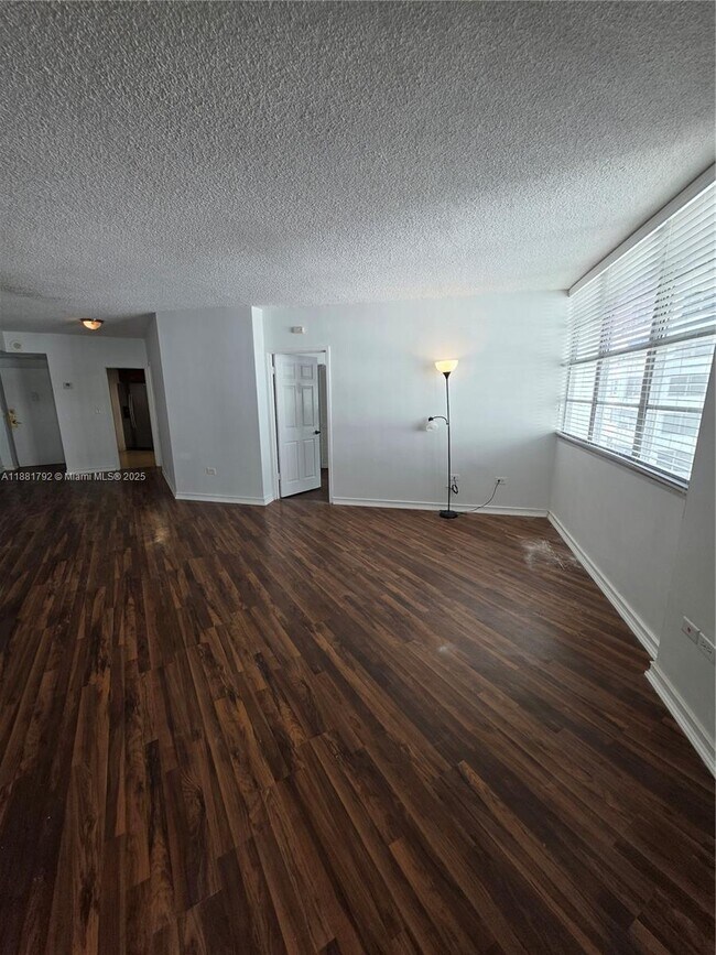 Photo - 905 Brickell Bay Dr Unit 1522