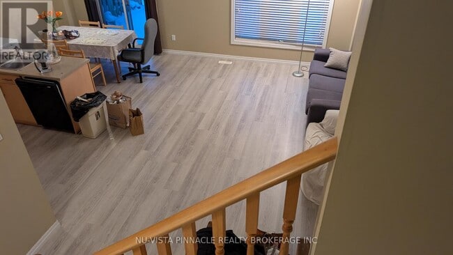 Photo - 112 N Centre Rd