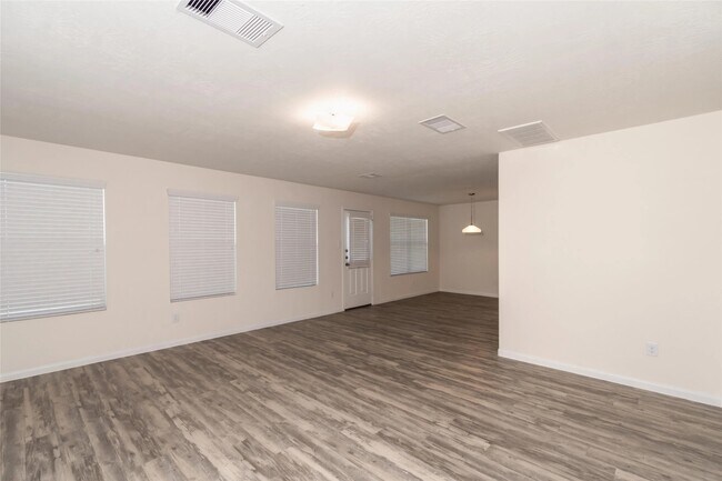 Photo - 29439 Westhope Dr