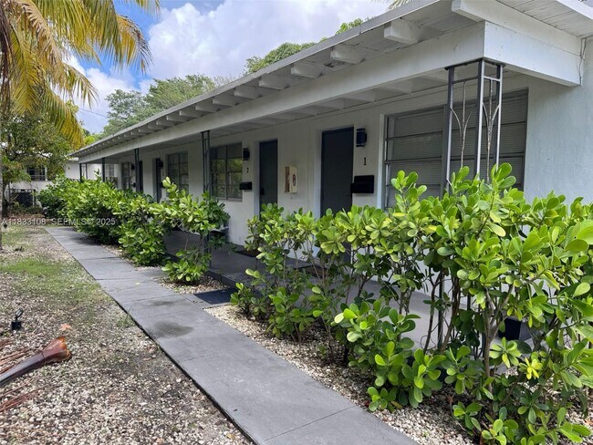 Building Photo - 5010 NW 2nd Ave Unit 2